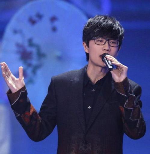 许嵩爆料八卦新闻视频,娱乐圈那些不为人知的八卦故事